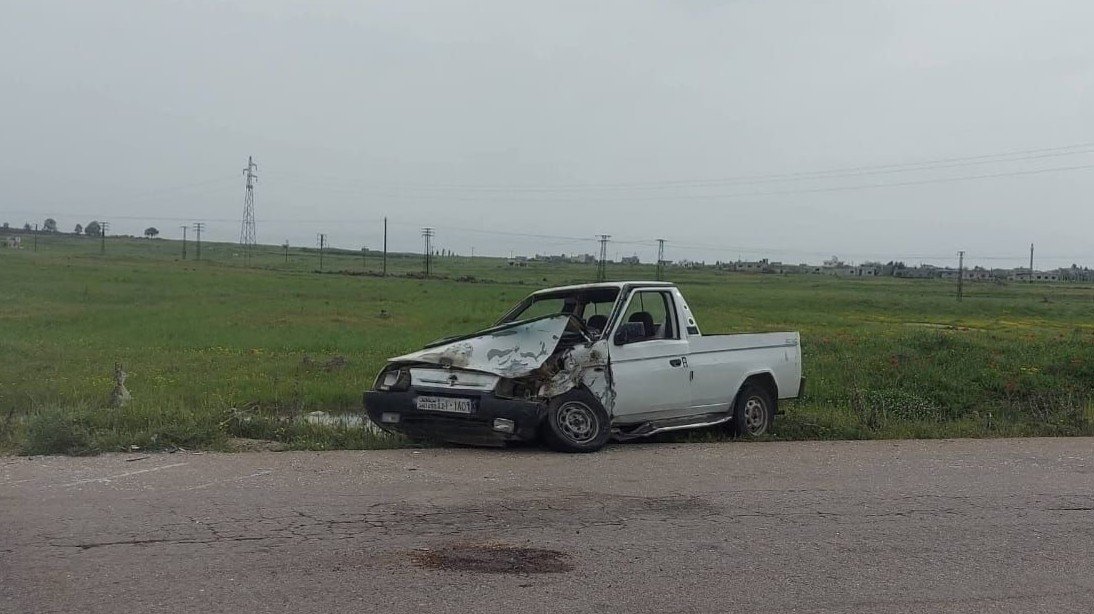 Dangerous pothole on Homs–Taldu road causes repeated accidents amid lack of response