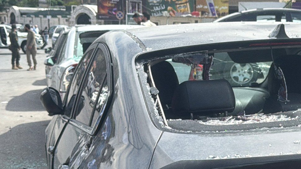 One killed and several injured in an explosion in the Bab al-Sharqi district.
