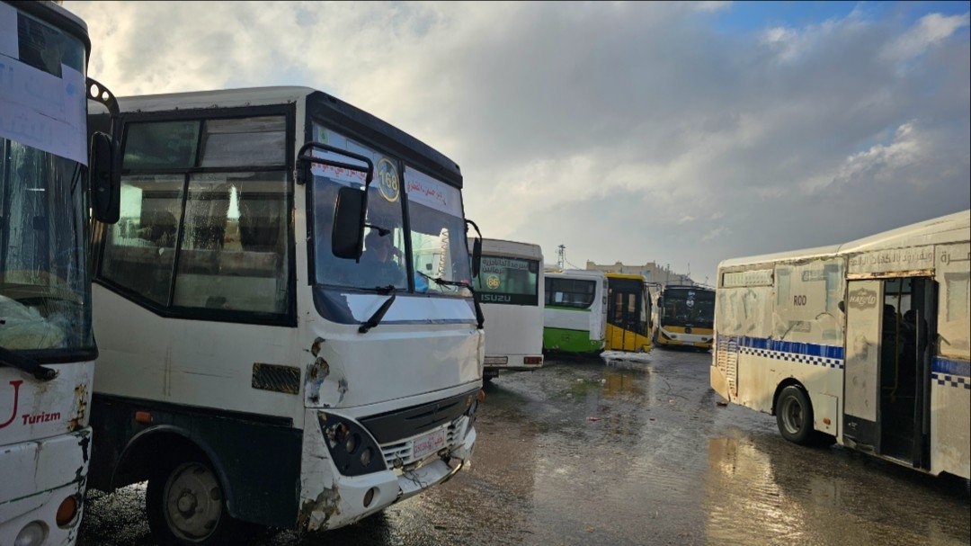 ريف ادلب بدون نقل داخلي.. إجازة عيد الأضحى في المنزل